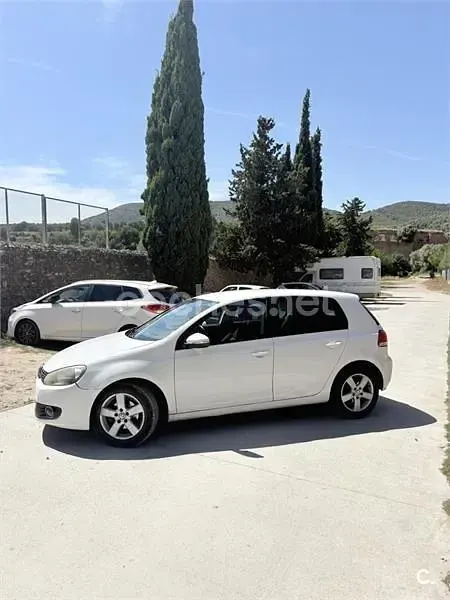 Usado VW Golf VII 105 CV (77 kW) 2012 Blanco Berlina