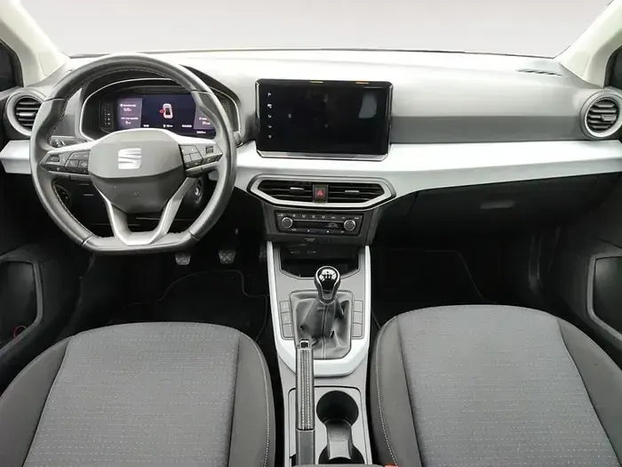 Usado Seat Arona Style Plus 110 CV (80 kW) 2022 Gris SUV