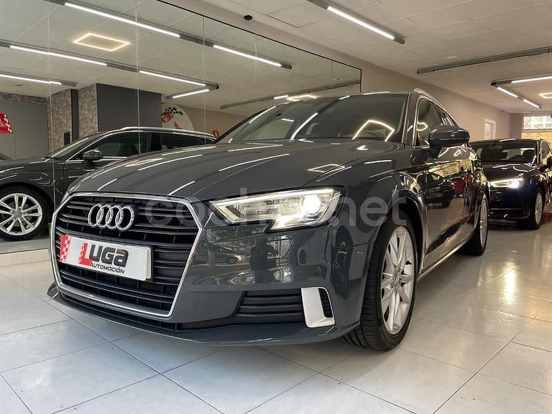 Gris / plata Usado 2018 Audi A3 Sportback Ambition Berlina | 16.500 € (Buen precio) - Imagen 1/4