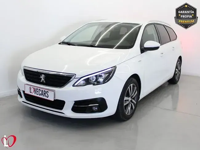 Usado Peugeot 308 SW Active 130 CV (95 kW) 2021 Blanco Familiar