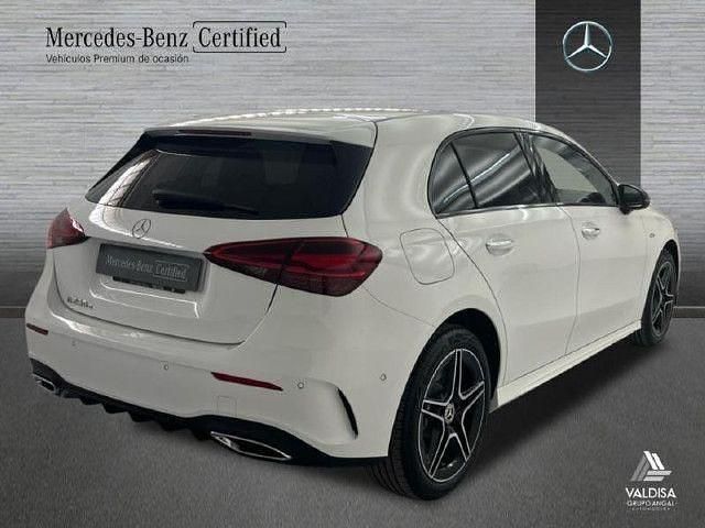 Usado Mercedes A250 AMG line 218 CV (160 kW) 2025 Blanco polar Berlina