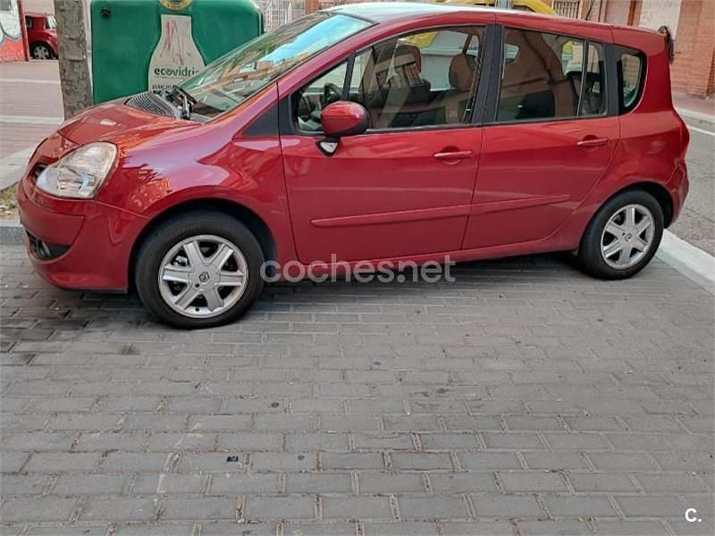 Rojo Usado 2008 Renault Grand Modus Dynamique Monovolumen | 4000 € - Imagen 1/3
