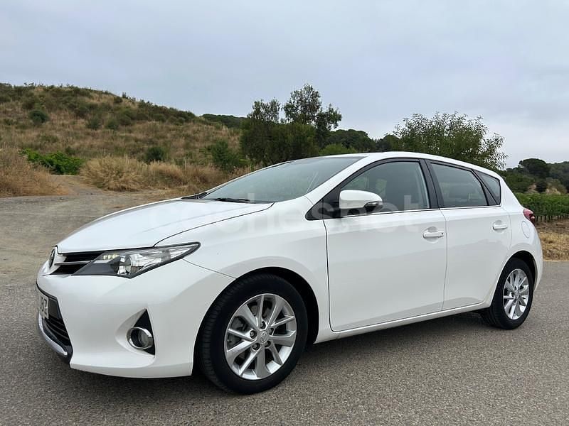 Blanco Usado 2014 Toyota Auris Advance Berlina | 6990 € (Buen precio) - Imagen 1/4