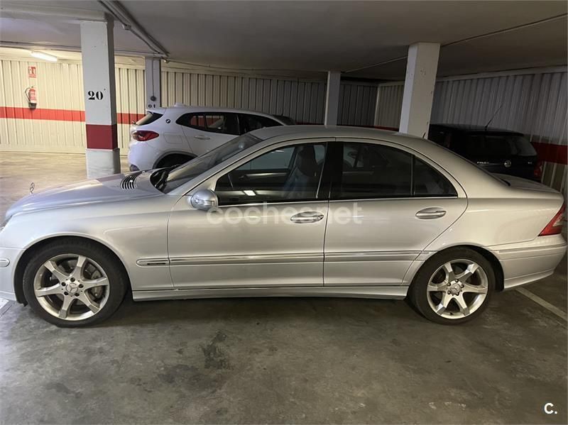 Usado Mercedes C320 Avantgarde 224 CV (164 kW) 2006 Gris / plata Familiar