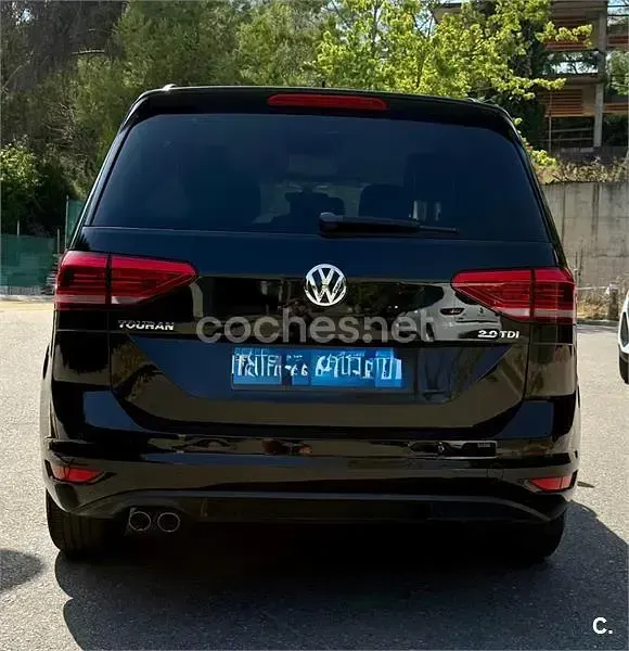 Usado VW Touran Advance 150 CV (110 kW) 2016 Negro Monovolumen