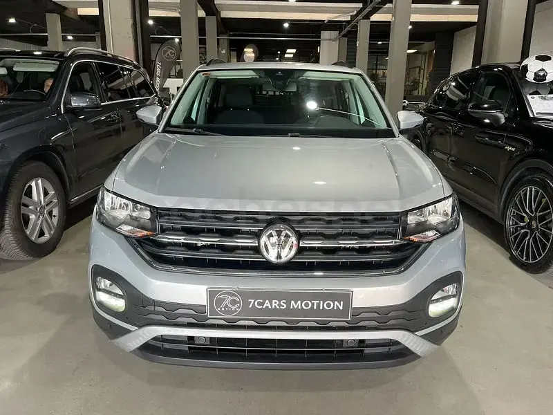 Usado VW T-Cross Advance 95 CV (69 kW) 2019 Gris / plata SUV