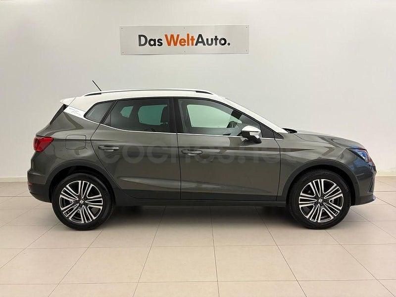 Usado Seat Arona Xperience 115 CV (84 kW) 2025 Gris SUV