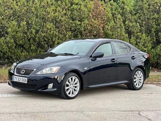 Usado Lexus IS220d Sport Line 177 CV (130 kW) 2008 Azul Berlina