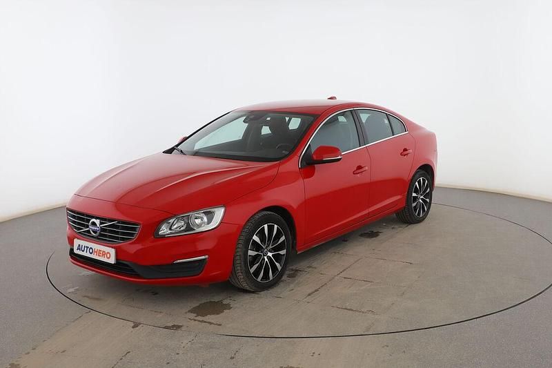 Usado Volvo S60 Momentum 150 CV (110 kW) 2018 Rojo Berlina