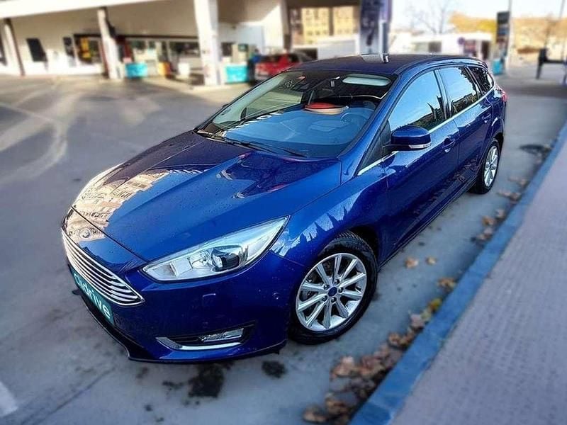 Usado Ford Focus Titanium 125 CV (91 kW) 2015 Azul Familiar