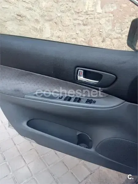 Usado Mazda 6 Active 141 HP (103 kW) 2002 Bege Sedan