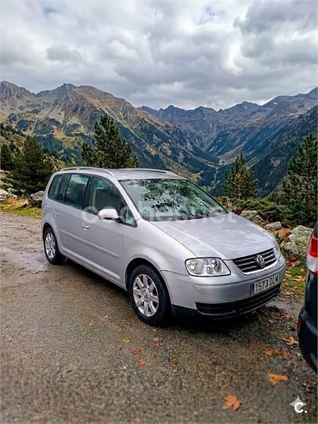 Usado VW Touran Advance 140 CV (102 kW) 2005 Gris / plata Monovolumen