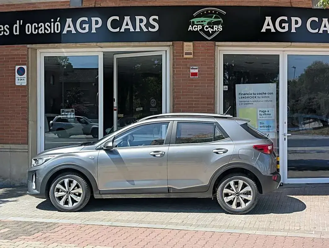 Usado Kia Stonic Plus 84 CV (61 kW) 2023 Gris SUV