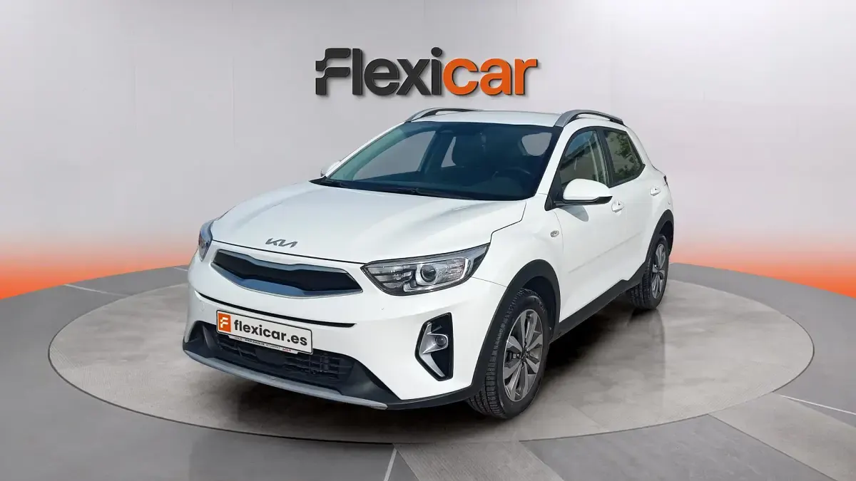 Usado Kia Stonic 120 CV (88 kW) 2022 Blanco SUV