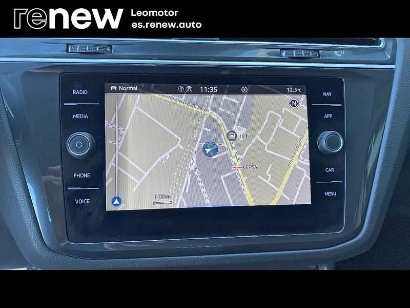 Usado VW Tiguan Life 150 CV (110 kW) 2023 Gris ceres SUV