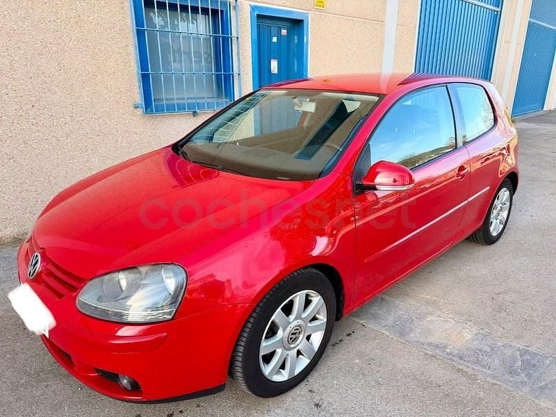 Usado VW Golf IV Highline 105 CV (77 kW) 2004 Rojo Berlina
