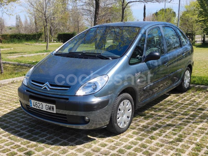 Gris / plata Usado 2009 Citroën Xsara Picasso Monovolumen | 5500 € (Un poco caro) - Imagen 1/4