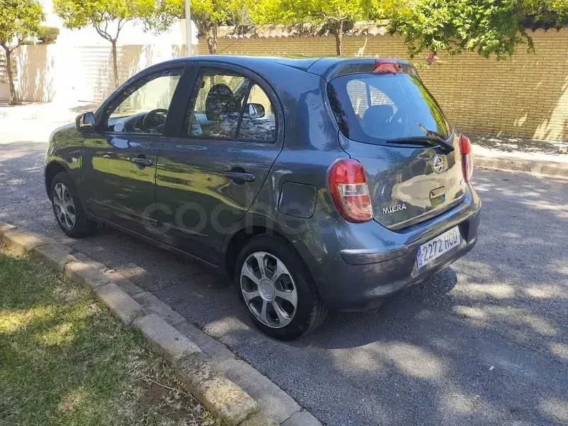 Usado Nissan Micra Acenta 80 CV (58 kW) 2012 Gris / plata Utilitario