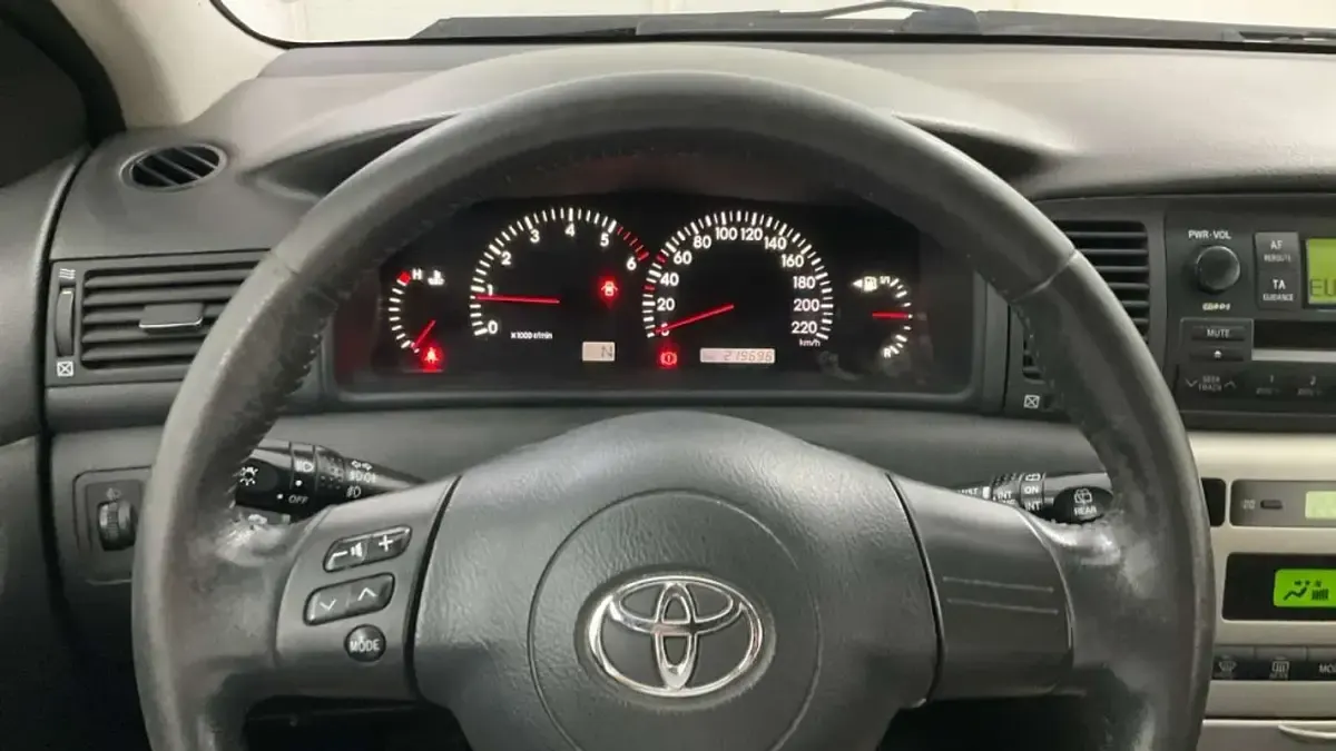 Usado Toyota Corolla Luna 90 CV (66 kW) 2007 Beige Berlina