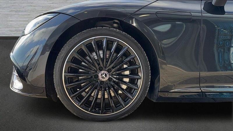 Usado Mercedes EQE350 Edition 214 kW (292 CV) 2025 Gris Berlina