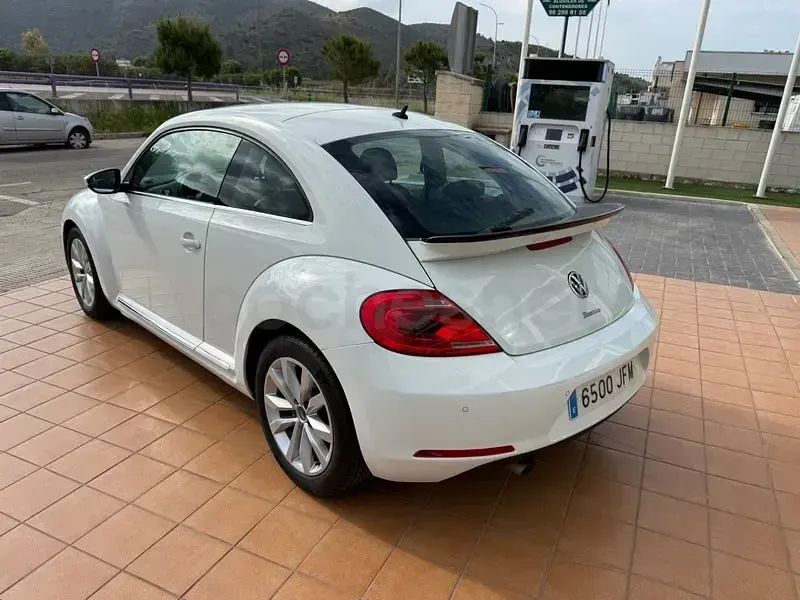 Usado VW Beetle 110 CV (80 kW) 2015 Blanco Utilitario