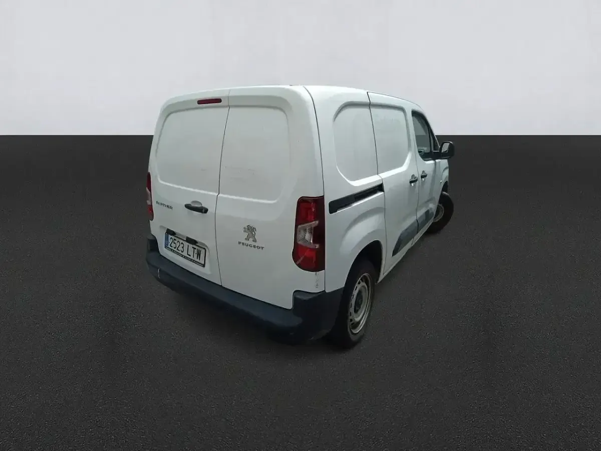 Usado Peugeot Partner Premium 98 CV (72 kW) 2021 Blanco Monovolumen