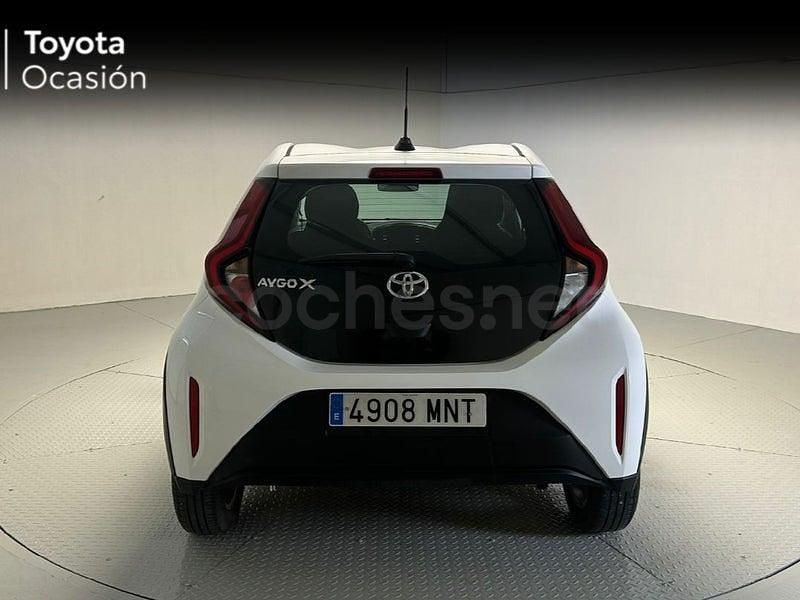 Usado Toyota Aygo X Play 72 CV (52 kW) 2024 Blanco SUV