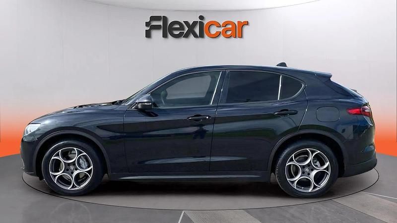 Usado Alfa Romeo Stelvio Sprint 160 CV (117 kW) 2022 Negro SUV