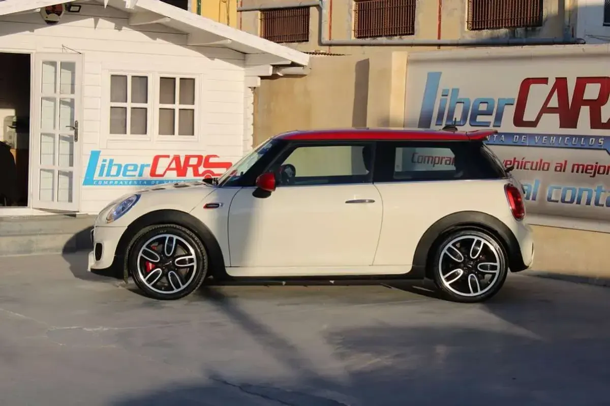 Usado Mini John Cooper Works 231 CV (169 kW) 2016 Blanco Utilitario