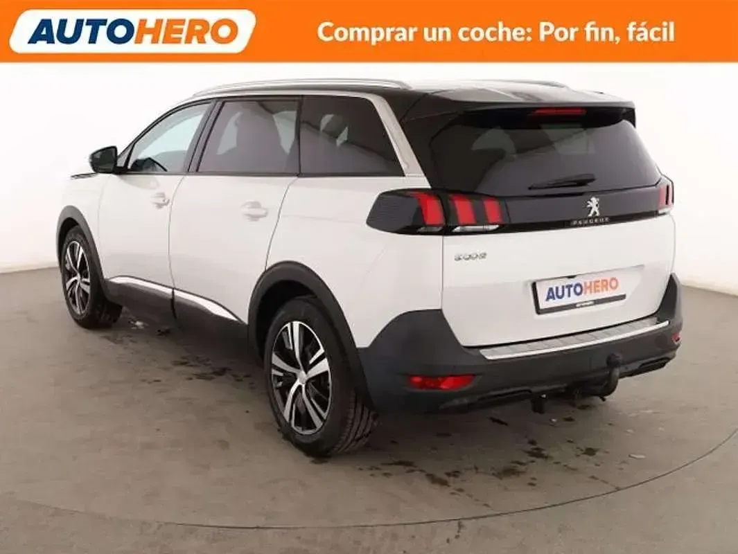 Usado Peugeot 5008 Allure 131 CV (96 kW) 2020 Blanco SUV