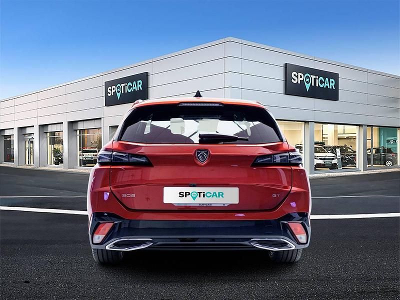 Usado Peugeot 308 SW GT 130 CV (95 kW) 2024 Rojo Familiar