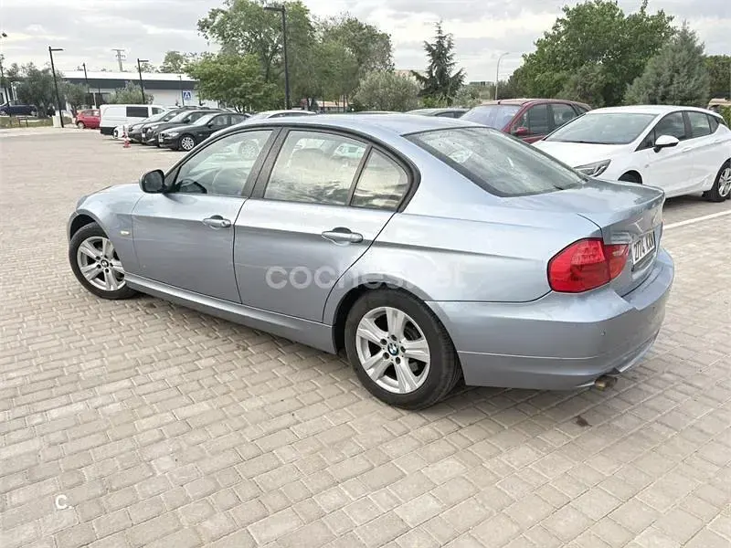 Begagnad BMW 316 115 HK (84 kW) 2011 Grå Sedan