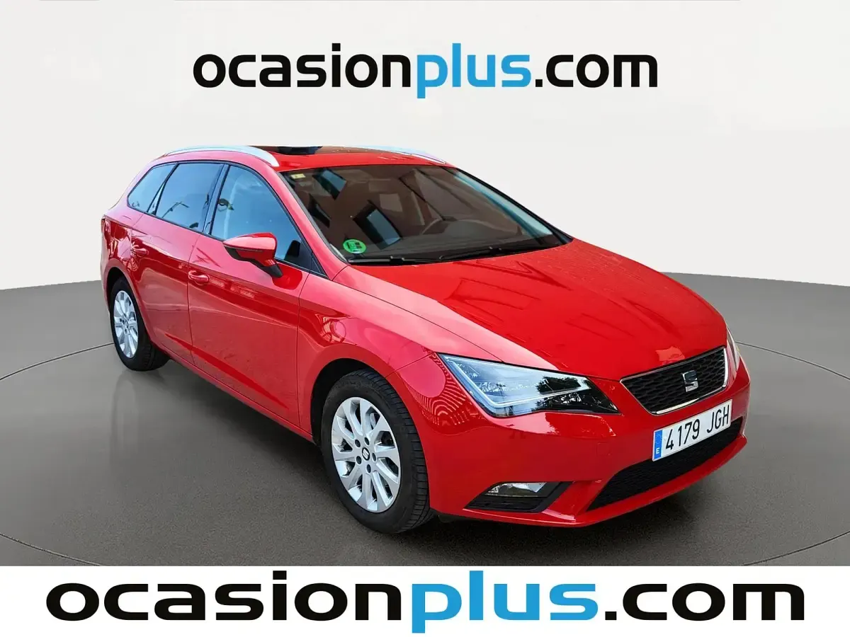 Usado Seat Leon ST Style 150 CV (110 kW) 2015 Rojo Familiar