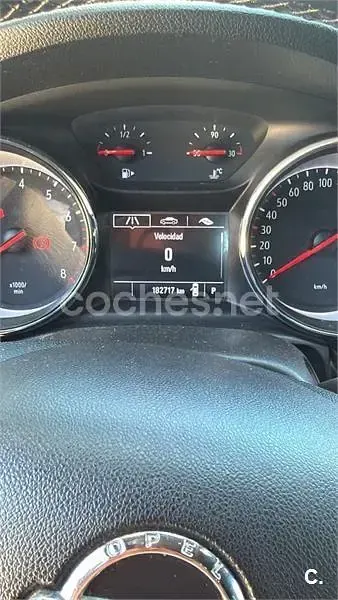Usado Opel Astra Dynamic 150 CV (110 kW) 2018 Gris / plata Berlina