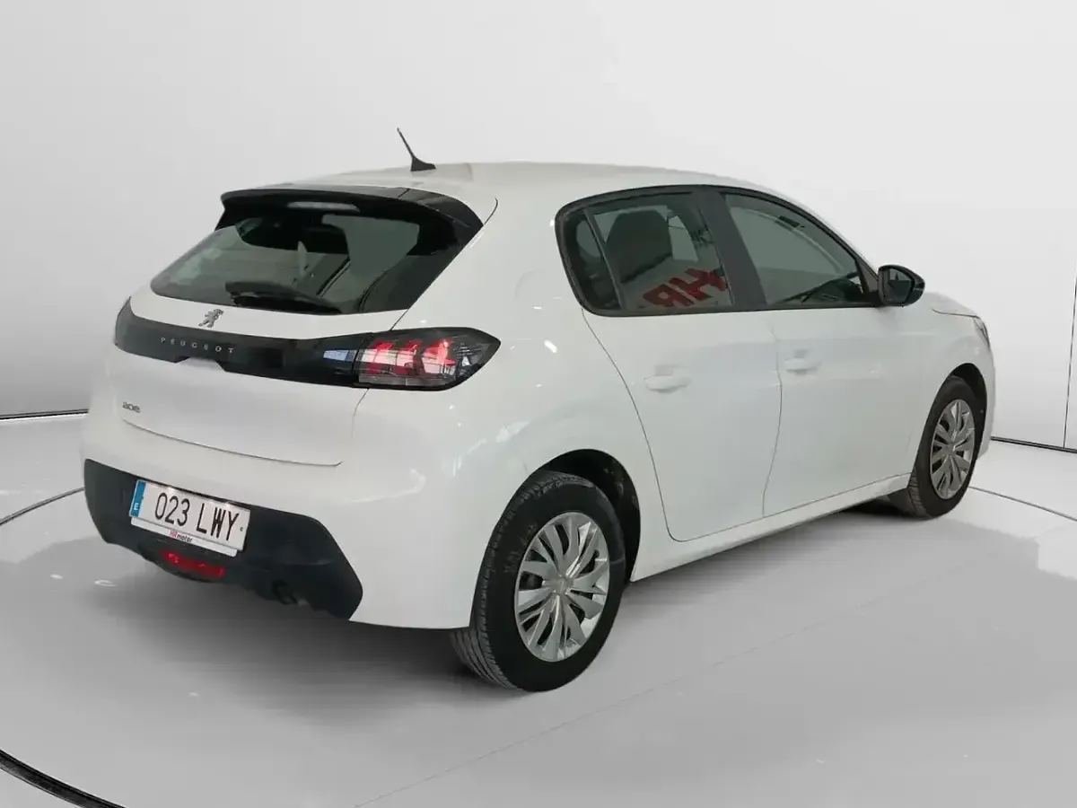 Usado Peugeot 208 Active 102 CV (75 kW) 2022 Blanco Utilitario