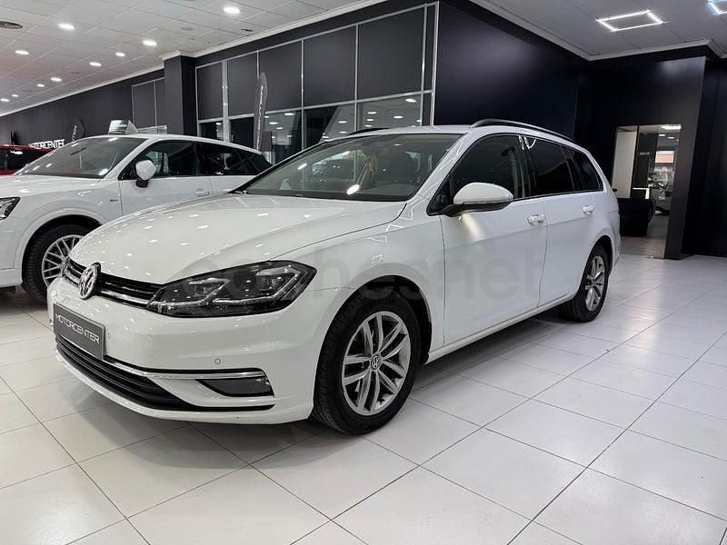 Usado VW Golf VII Advance 150 CV (110 kW) 2019 Blanco Familiar