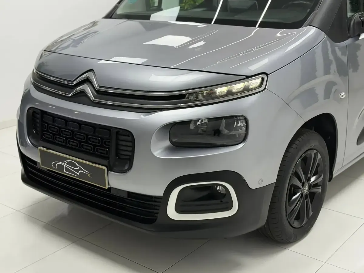 Occasion Citroën Berlingo Business Class 130 PK (95 kW) 2022 Grijs MPV