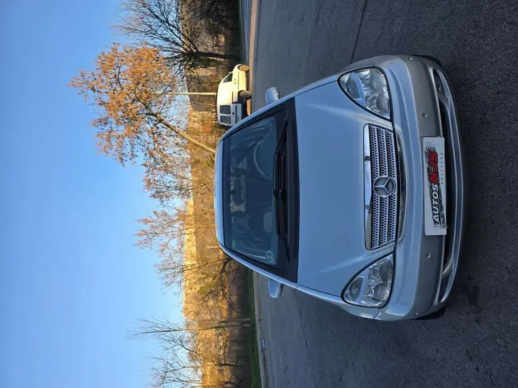Usado Mercedes A210 140 CV (102 kW) 2004 Plateado Utilitario