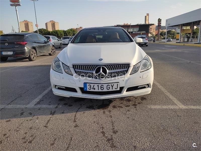 Usado Mercedes E350 Elegance 231 CV (169 kW) 2010 Beige Coupe