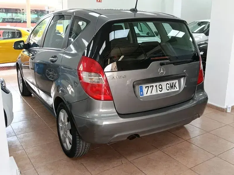 Usado Mercedes A150 Elegance 95 CV (69 kW) 2009 Beige Monovolumen