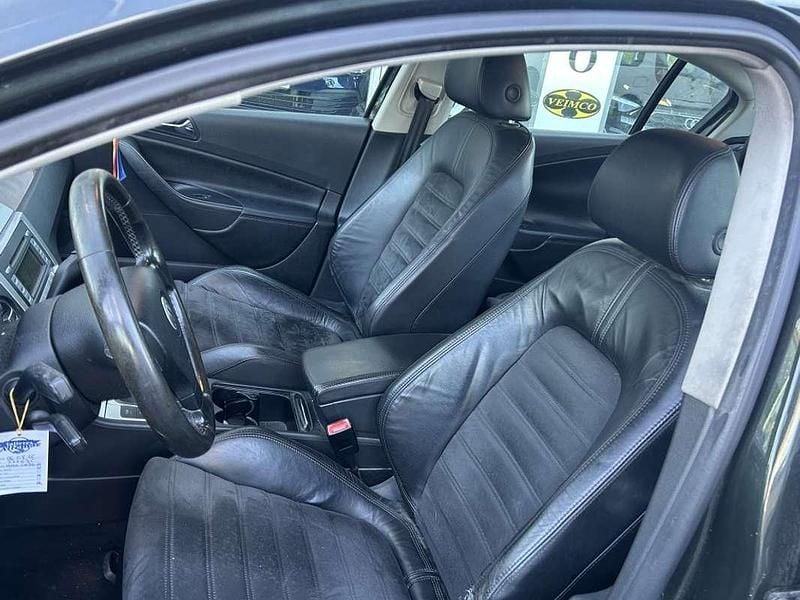 Usado VW Passat Highline 140 CV (102 kW) 2007 Negro Berlina