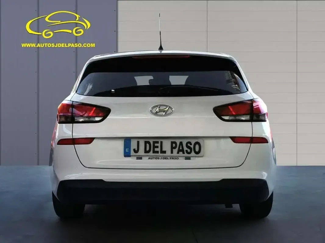 Usado Hyundai i30 99 CV (72 kW) 2019 Blanco Utilitario