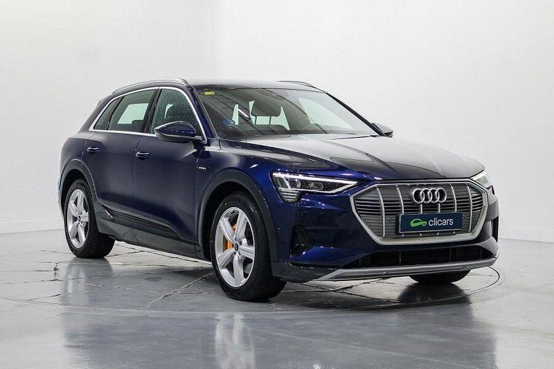 Usado Audi e-tron Advanced 300 kW (408 CV) 2022 Gris SUV