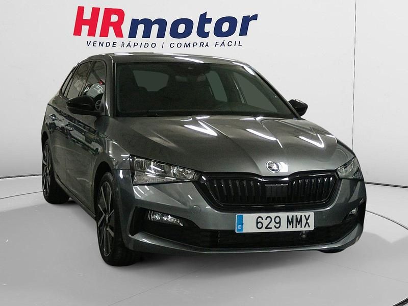 Gris Usado 2024 Skoda Scala Selection Utilitario | 19.390 € (Precio justo) - Imagen 1/4