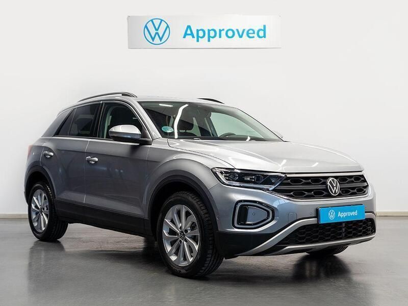 Gris plata Usado 2024 VW T-Roc Life SUV | 26.500 € (Un poco caro) - Imagen 1/4