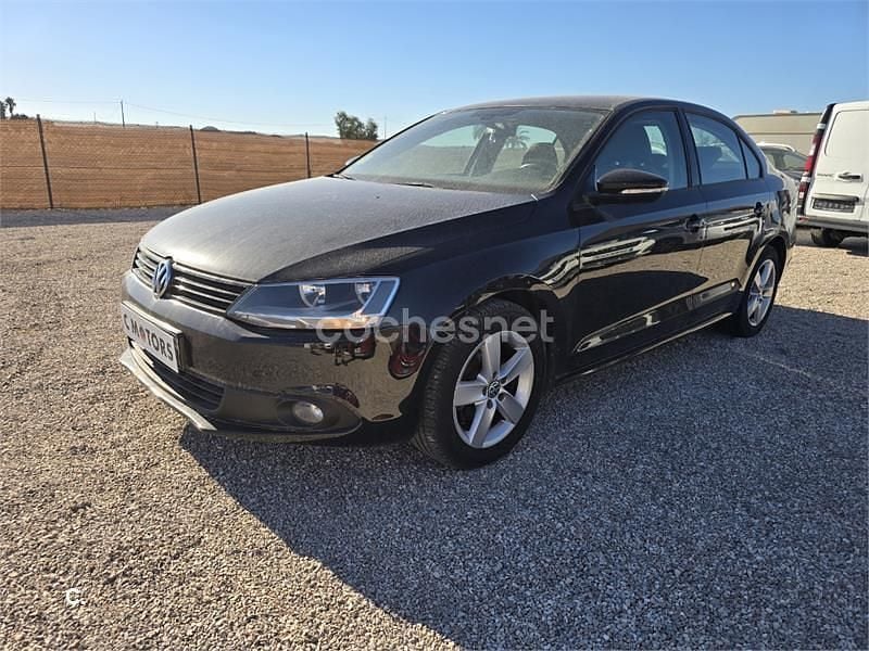 Usado VW Jetta Advance 105 CV (77 kW) 2011 Negro Berlina