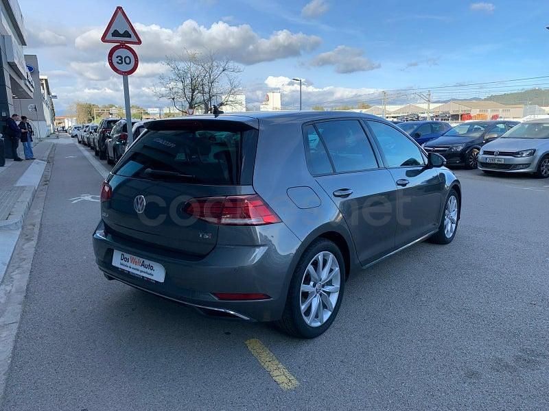 Usado VW Golf VII Advance 125 CV (91 kW) 2017 Gris / plata Berlina