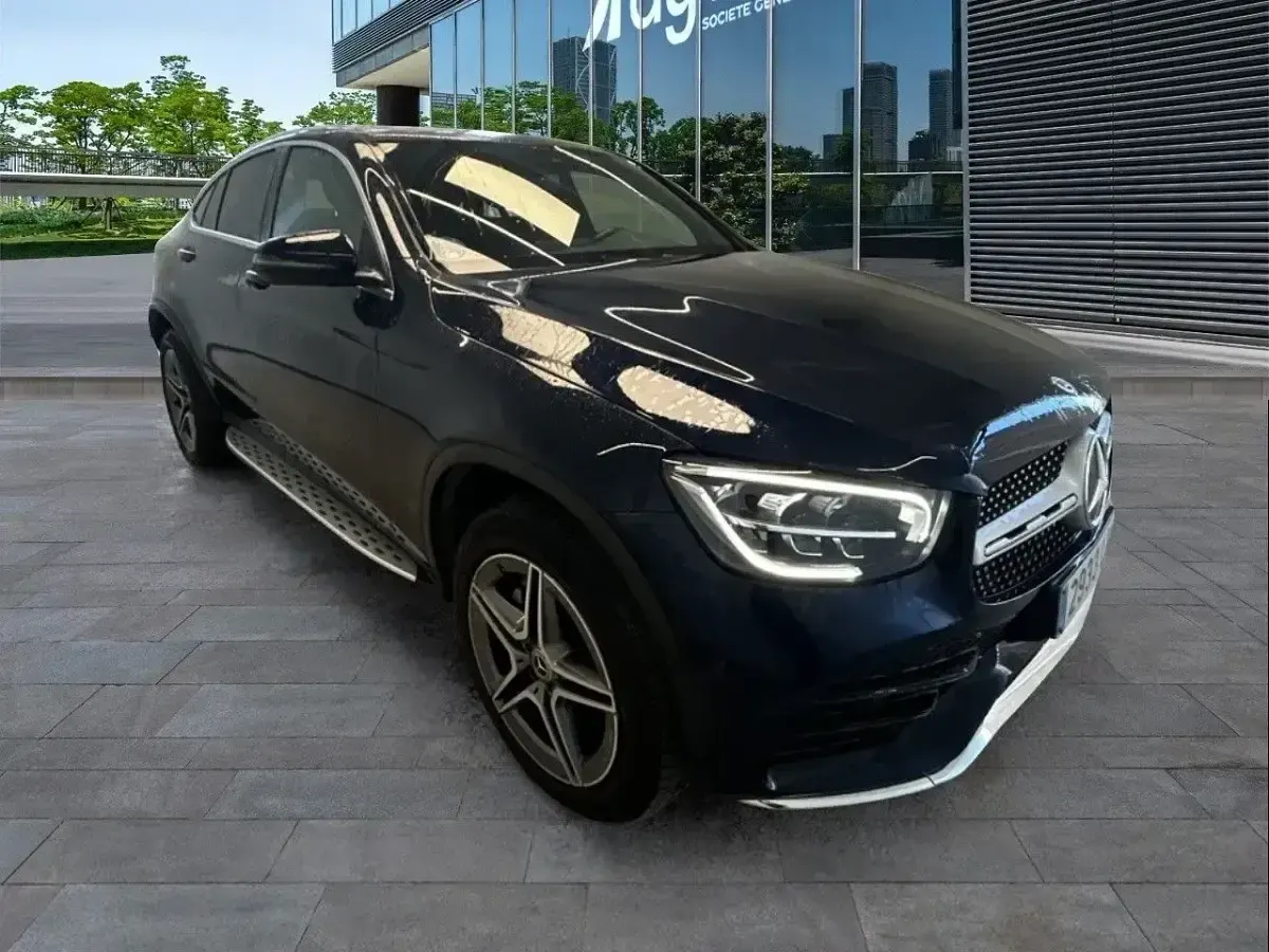 Usado Mercedes GLC300e 306 CV (225 kW) 2021 Azul Coupe
