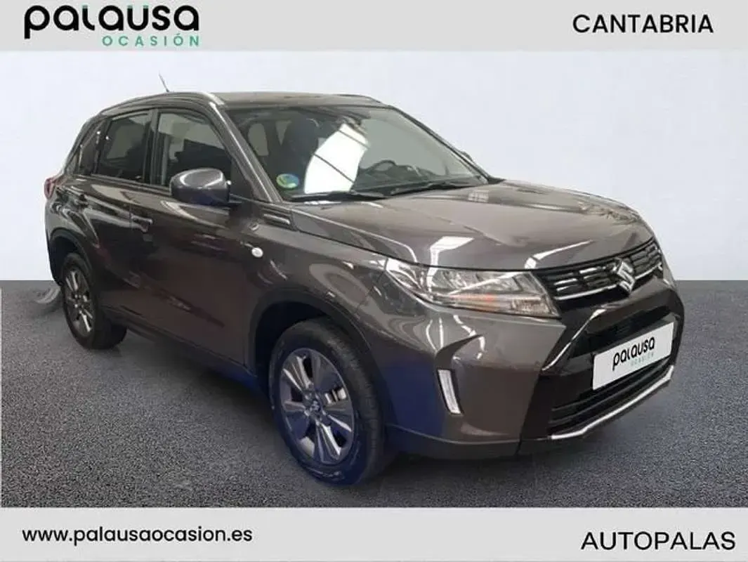 Usado Suzuki Vitara 110 CV (80 kW) 2025 Gris SUV