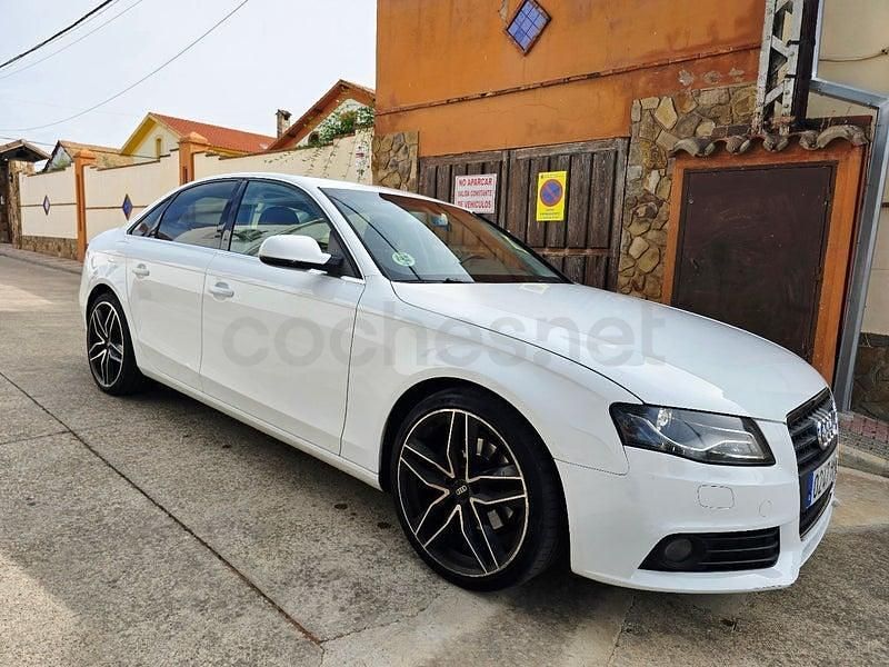 Usado Audi A4 143 CV (105 kW) 2011 Blanco Berlina